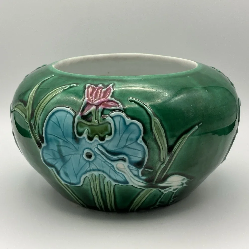 Chinese Fahua-Style Relief Porcelain Bowl w/ Crane &‎ Lotus - Kangxi Mark